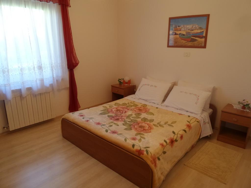 אומאג Apartmani Lina מראה חיצוני תמונה
