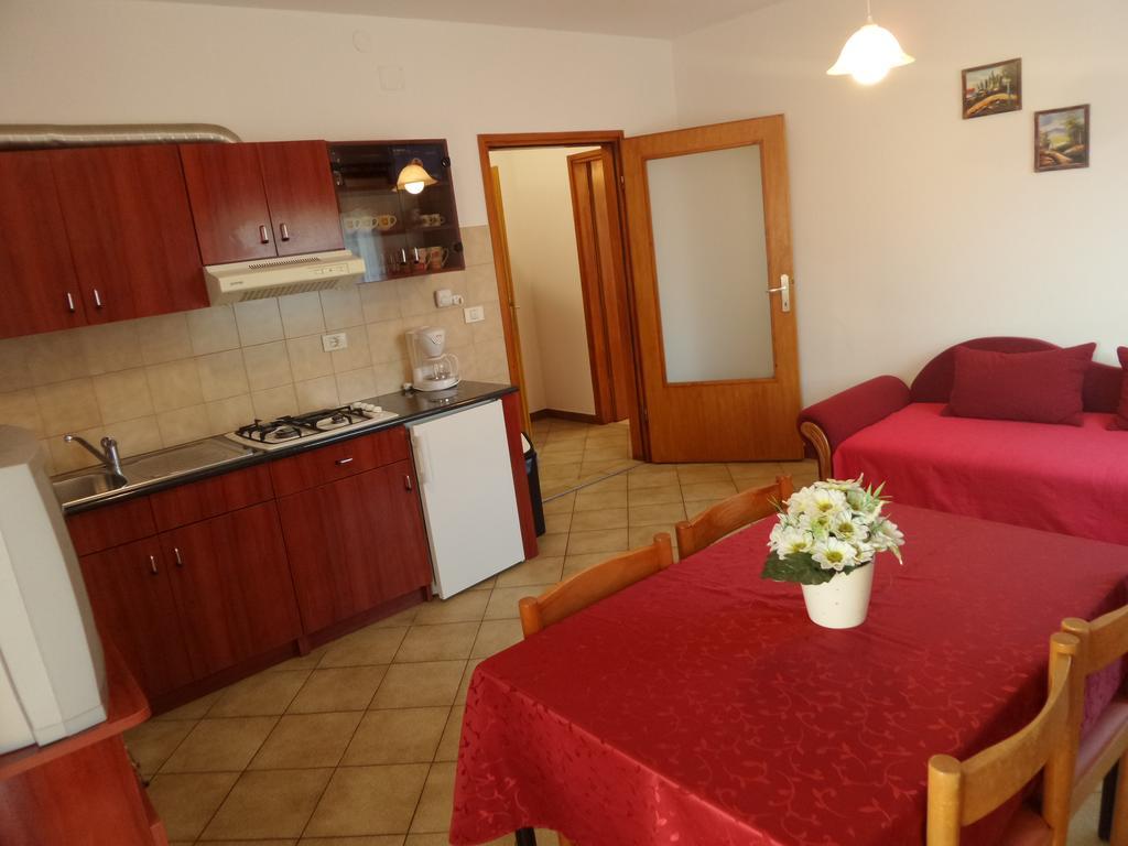 אומאג Apartmani Lina מראה חיצוני תמונה