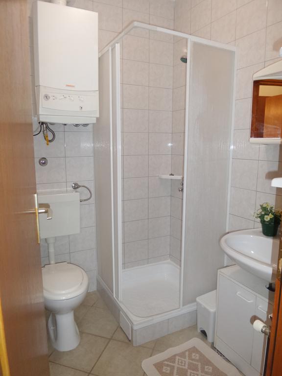 אומאג Apartmani Lina מראה חיצוני תמונה