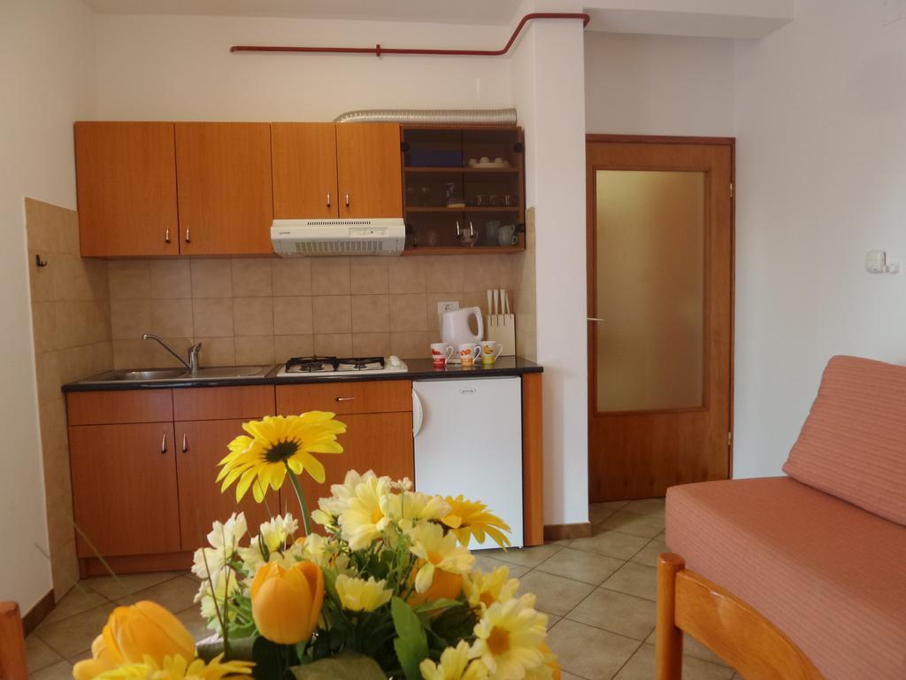 אומאג Apartmani Lina מראה חיצוני תמונה