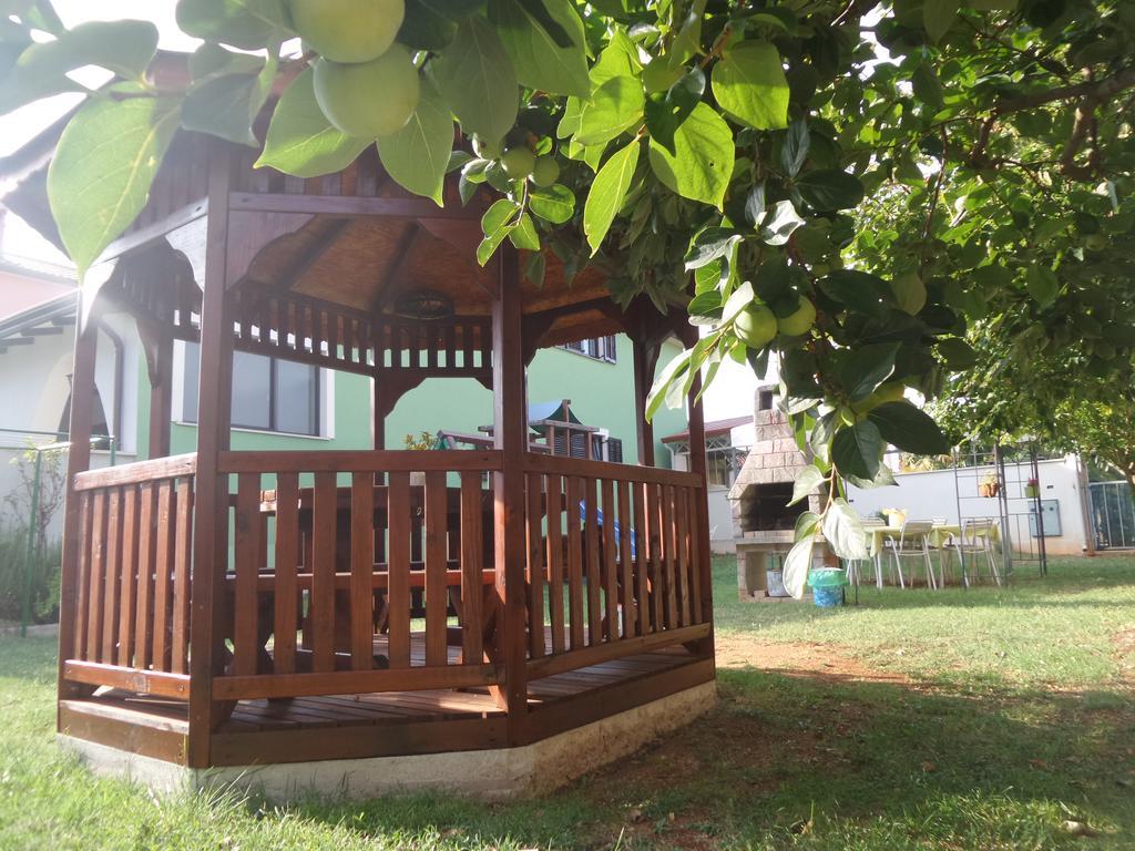 אומאג Apartmani Lina מראה חיצוני תמונה
