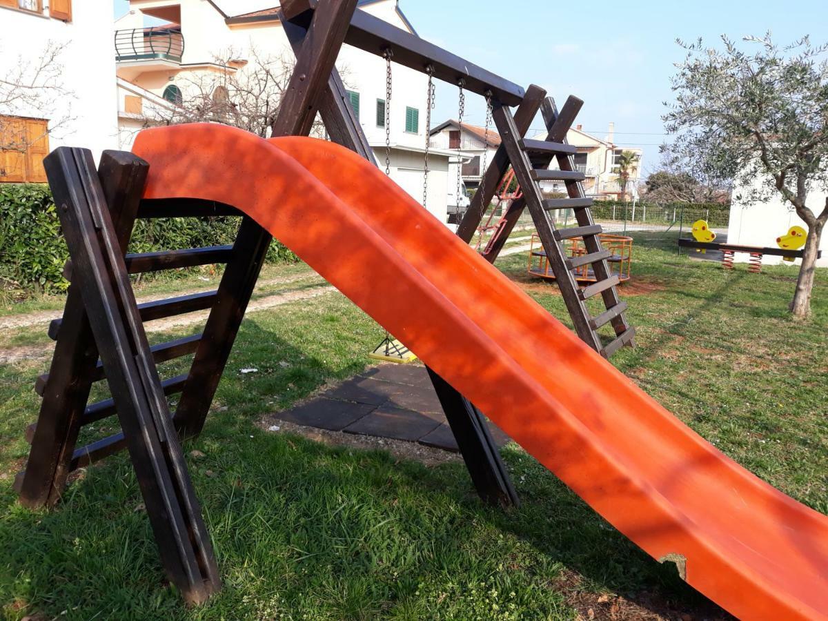 אומאג Apartmani Lina מראה חיצוני תמונה